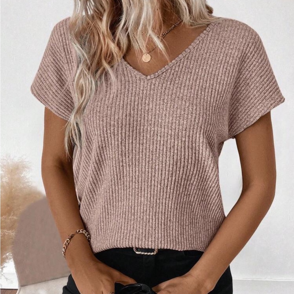 Women’s Ribbed Knit Top with Black Back Bow - Blush Pink - Picture 4 of 4
